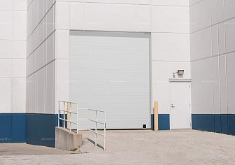 Промышленные ворота с панорамным остеклением Doorhan ISD02 (5000х3600)